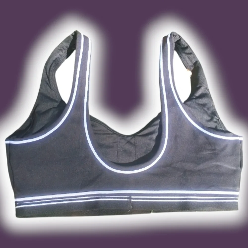 ALO Yoga Airbrush Heart Throb Sports Bra Blk/Wht Sz.Sml - Picture 3 of 5